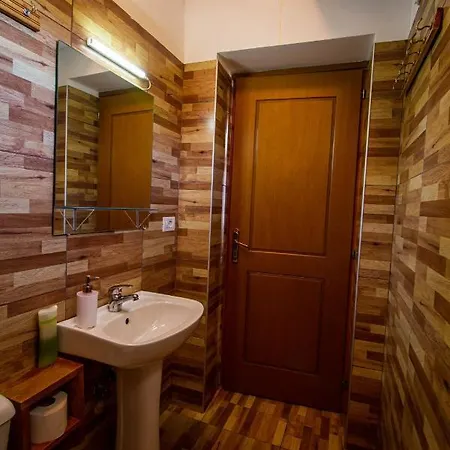 מלון Bebej Tradicional Gjirokastër