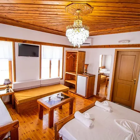 Bebej Tradicional Hotel Gjirokastër