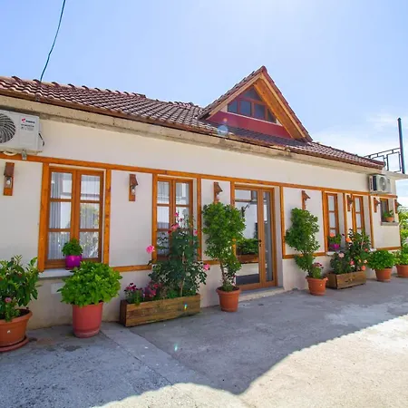 Bebej Tradicional 3* Gjirokaster