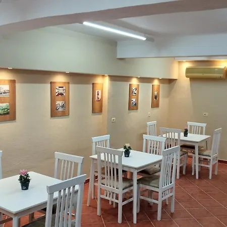 Bebej Tradicional Otel Gjirokastër